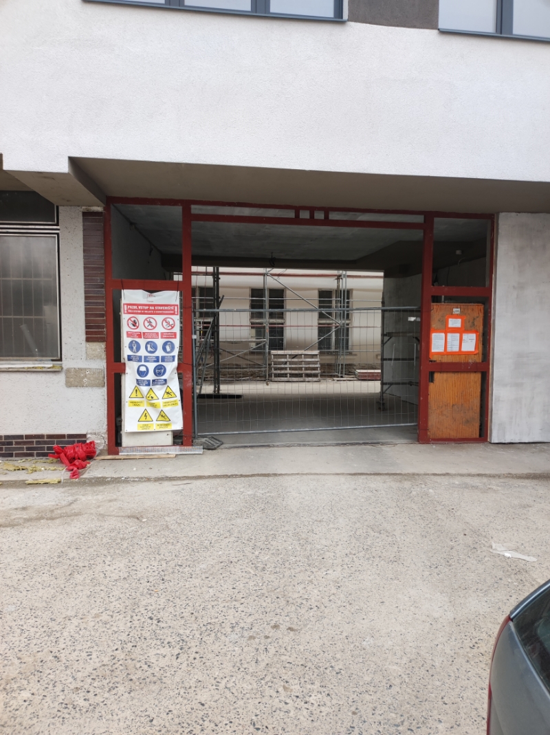 Zabezpečený vstup,